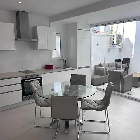 Апартаменты Modern 2 Bedroom Front - La Duquesa Манилва